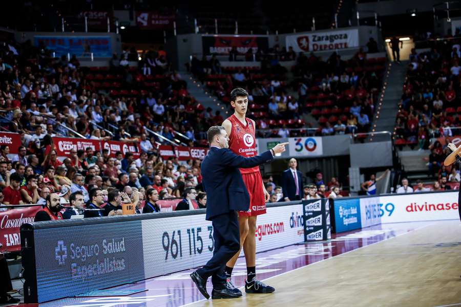 Aday Mara, el unicornio de 2,20 metros del baloncesto español, debuta haciendo historia
