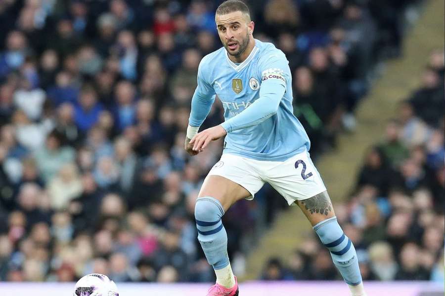 Man City captain Walker confronted ref Oliver at halftime of Arsenal draw