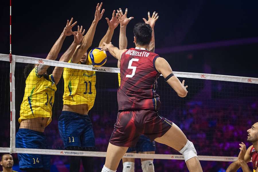 Brasil venceu Itália em duelo apertado em Chicago Brasil venceu Itália em duelo apertado em Chicago