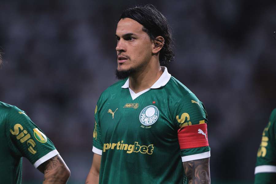 Gustavo Gómez com a braçadeira de capitão do Palmeiras
