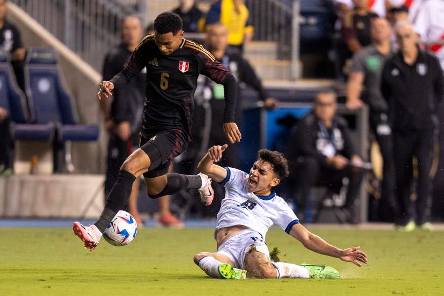 Perú vence a El Salvador en el último amistoso antes de la Copa América (1-0)