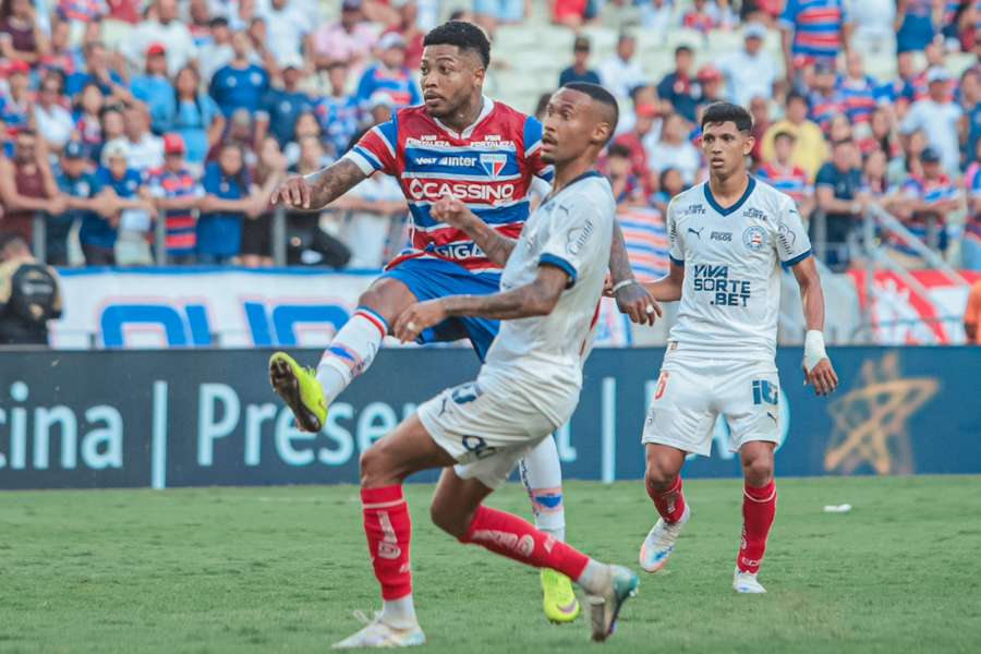 Marinho abriu o placar com um golaço em Fortaleza 1x1 Bahia