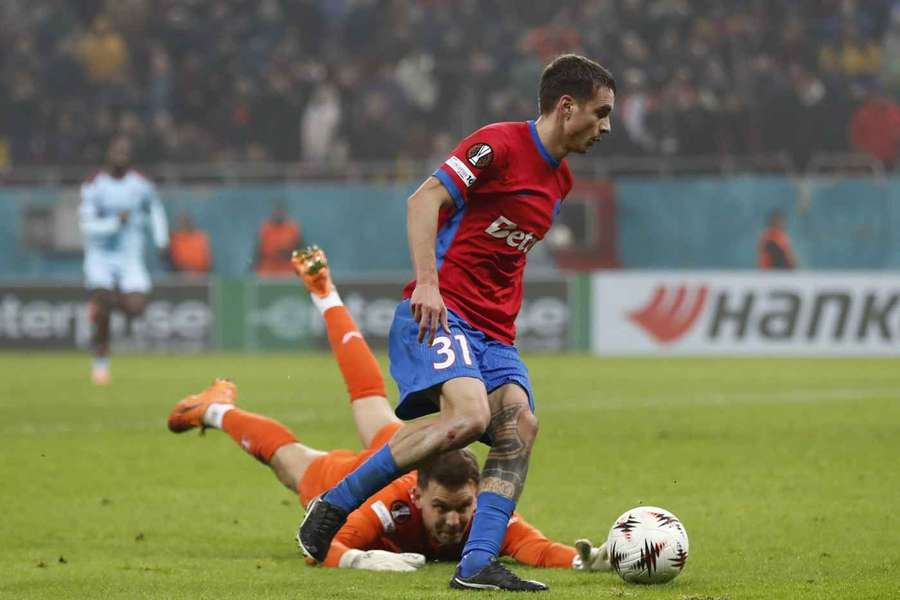 FCSB - Feyenoord, duel spectacol cu 7 goluri pe Arena Națională FCSB - Feyenoord, duel spectacol cu 7 goluri pe Arena Națională