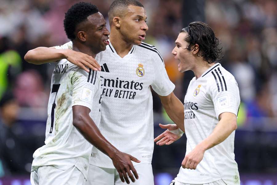 Mbappé já festeja pelo Real Madrid