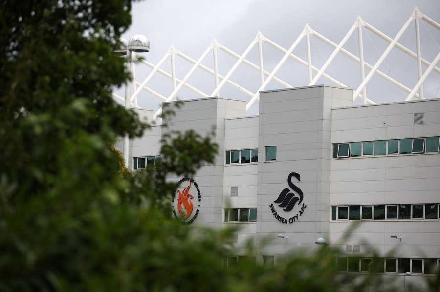 Swansea joga em Inglaterra