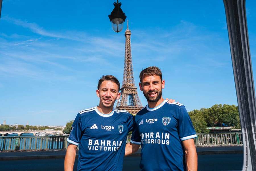 Maxime Lopez, à gauche, aux côtés de son frère Julien.