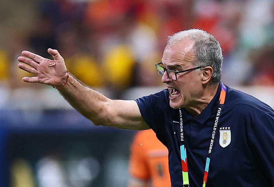 Bielsa fue uno de los primeros en apostar por Messi Bielsa fue uno de los primeros en apostar por Messi
