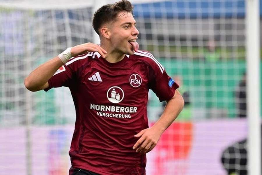 Stefanos Tzimas leva sete golos em 12 jogos no Nuremberga