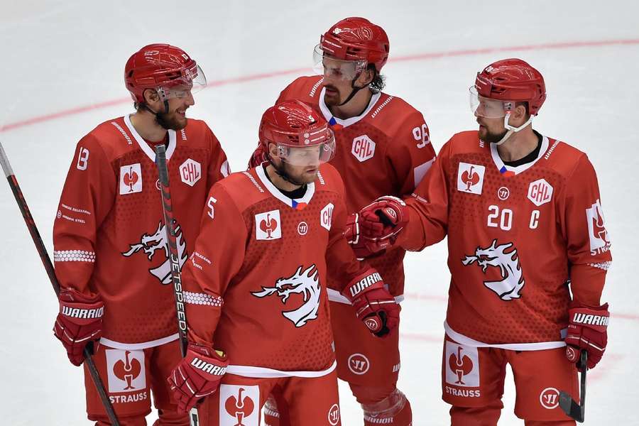 Třinec sice smazal dvoubrankové manko, ale Skelleftee v LM podlehl. Padla i Sparta