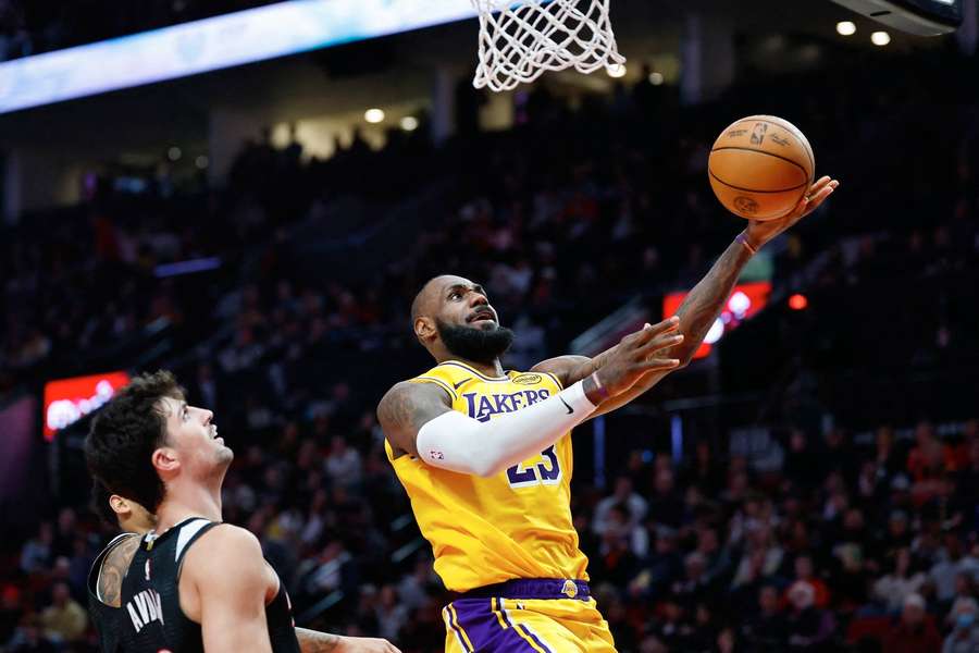 LeBron James nasázel 40 bodů.
