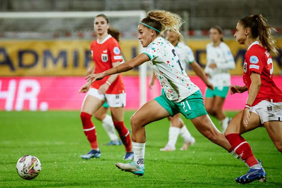 Ana Capeta saltou do banco no segundo jogo para marcar o golo de Portugal