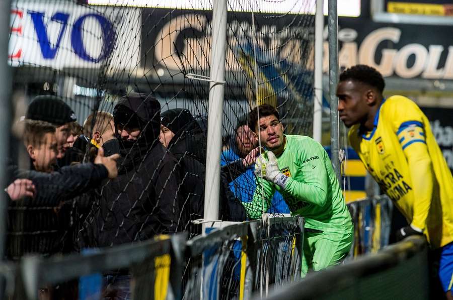 Cambuur in gesprek met ontevreden fans door de slechte resultaten dit seizoen