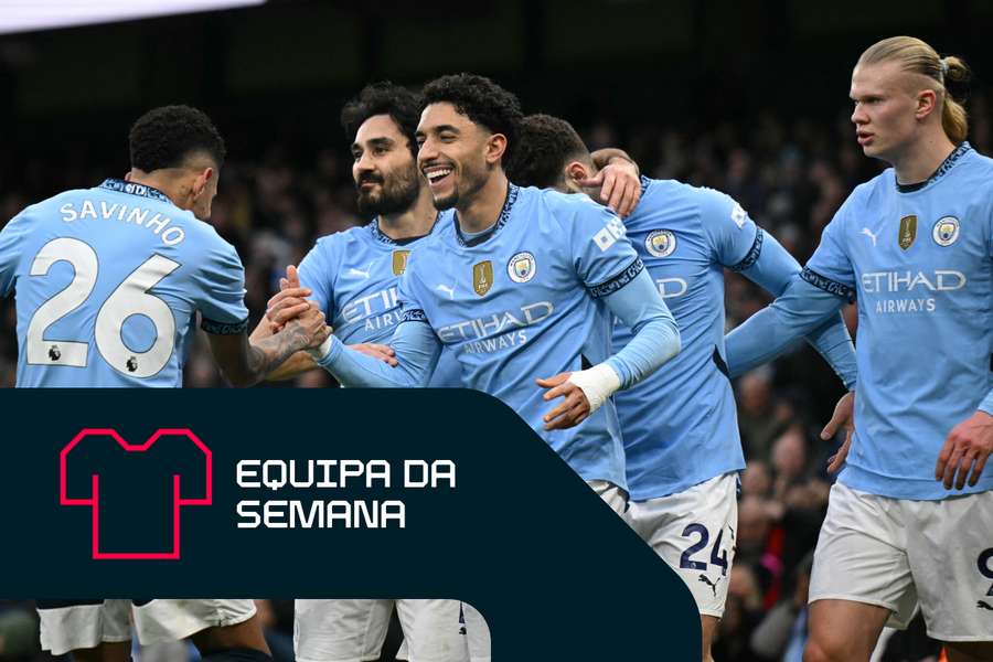 Os jogadores do Manchester City festejam uma grande vitória