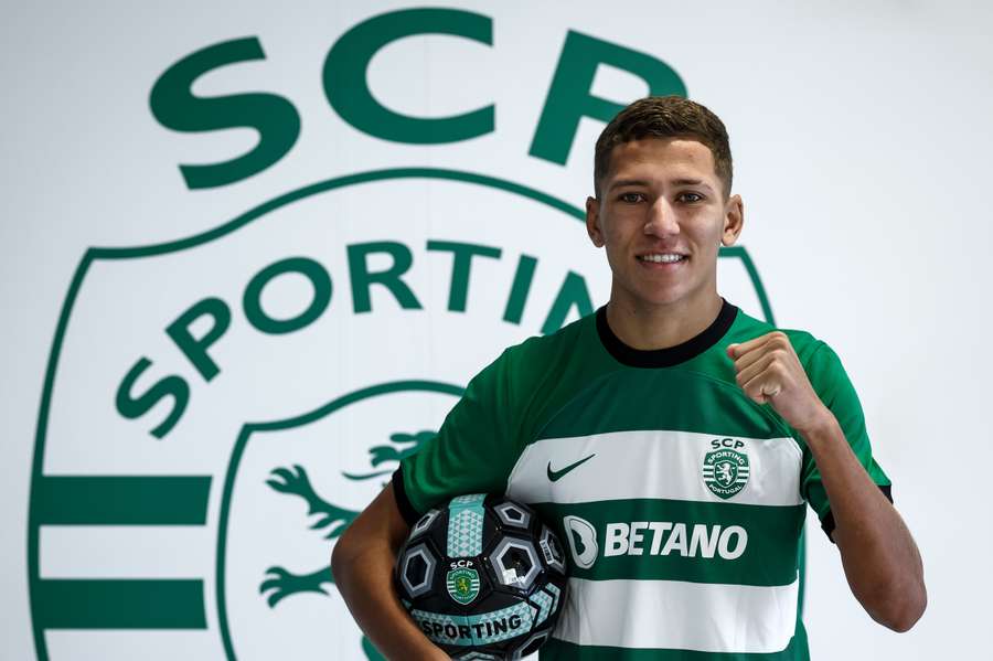 Jogador de 20 anos vem do Brasil