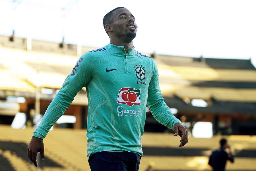 Gabriel Jesus treinou entre os titulares da Seleção