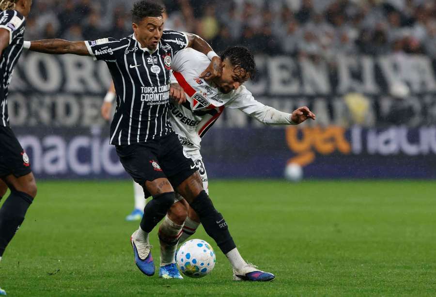 O Corinthians dominou o segundo tempo do clássico O Corinthians dominou o segundo tempo do clássico