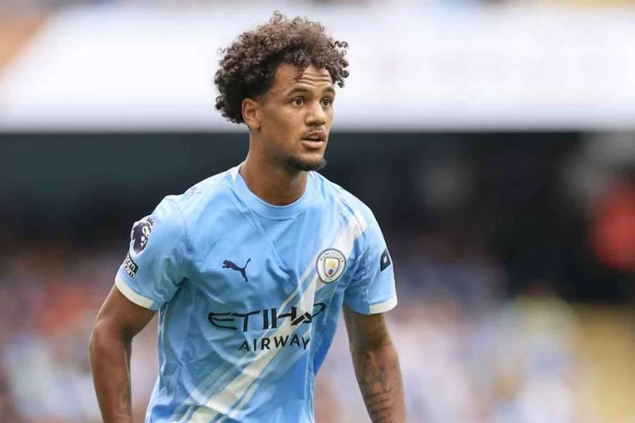 Přestupové šílenství v Premier League jde do finiše! Kdo z gigantů ještě zamíchá kartami?