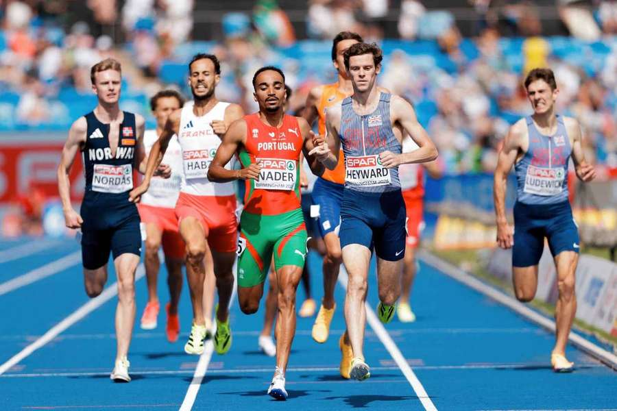 Issac Nader acabou no 12.º e último lugar na final dos 1.500 metros Issac Nader acabou no 12.º e último lugar na final dos 1.500 metros