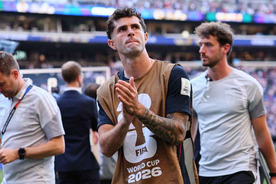 Christian Pulisic fraturou a perna direita na derrota dos Estados Unidos frente à Bélgica Christian Pulisic fraturou a perna direita na derrota dos Estados Unidos frente à Bélgica