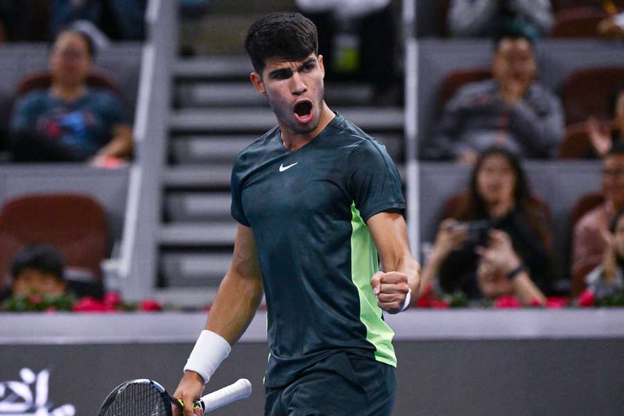 Carlos Alcaraz reacts during his match against Yannick Hanfmann