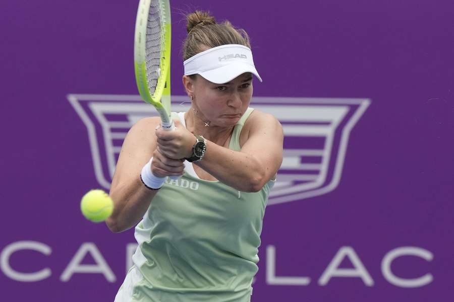 Barbora Krejčíková začala na tisícovce v Pekingu suverénně.
