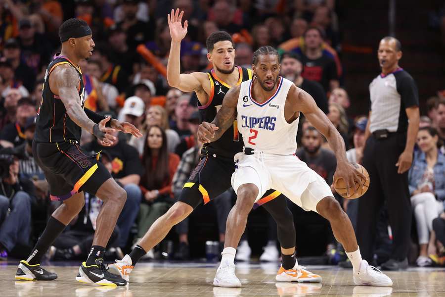 Os Suns tiveram uma grande atuação defensiva no jogo 2