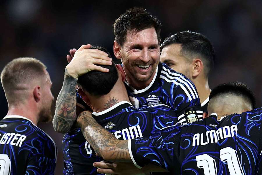 Messi marcou em Argentina 5x0 Zâmbia