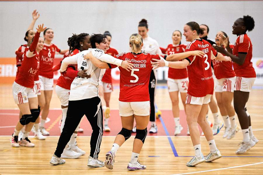 A festa das jogadoras do Benfica