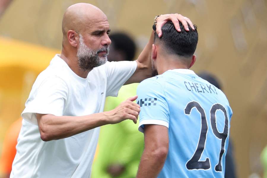 Carantoña de Guardiola a Cherki.