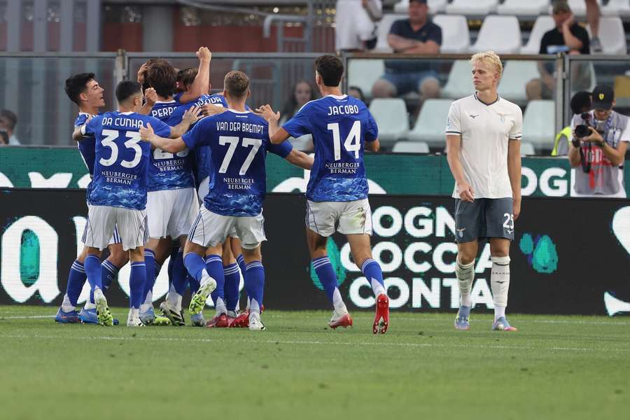 Como celebrate against Lazio