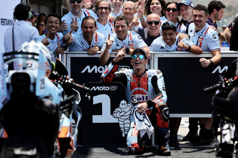 Raul Fernandez célébrant sa pole ce samedi.