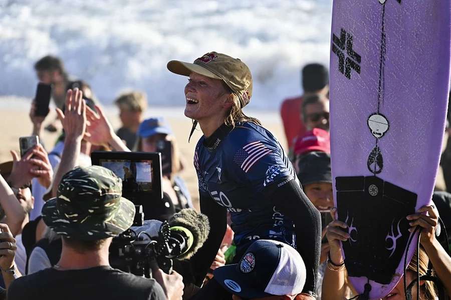 Caitlin Simmers, de apenas 17 anos, venceu na final a compatriota Courtney Conlogue