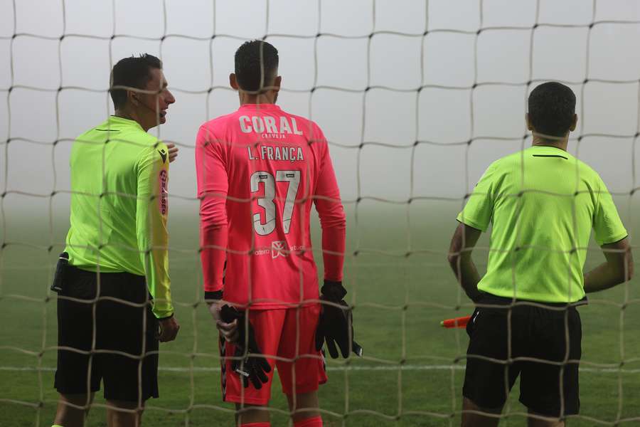 Nacional - FC Porto foi interrompido devido ao nevoeiro