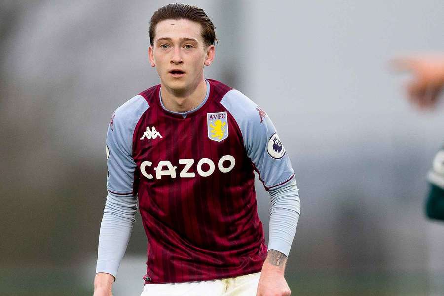 Louie Barry, avançado de 22 anos do Aston Villa