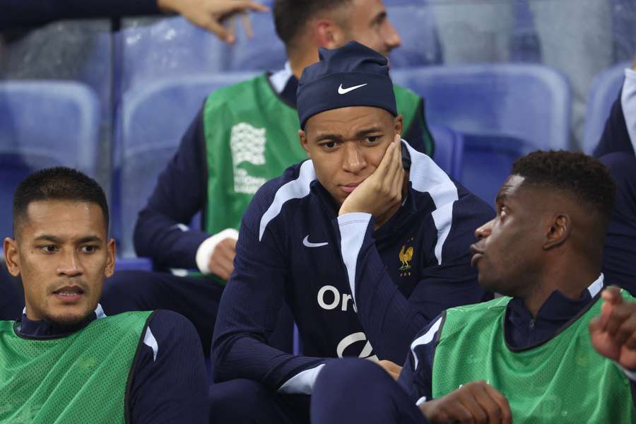 Kylian Mbappe musste gegen Belgien auf der Bank Platz nehmen.