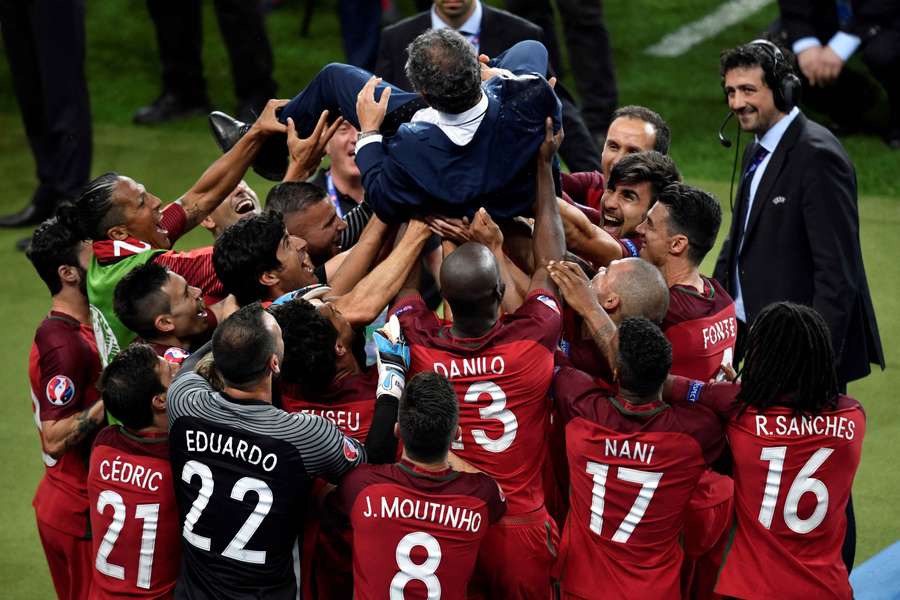 Fernando Santos na celebração do título europeu