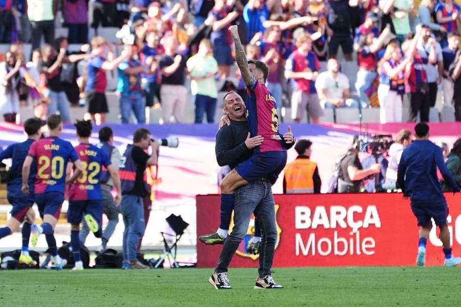 Barcelona coach Flick explains celebration: It wasn't directed at ref Barcelona coach Flick explains celebration: It wasn't directed at ref