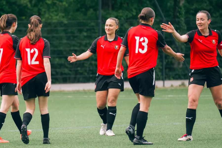 Le Stade rennais promu en D3 féminines après avoir écrasé Amiens en barrages Le Stade rennais promu en D3 féminines après avoir écrasé Amiens en barrages
