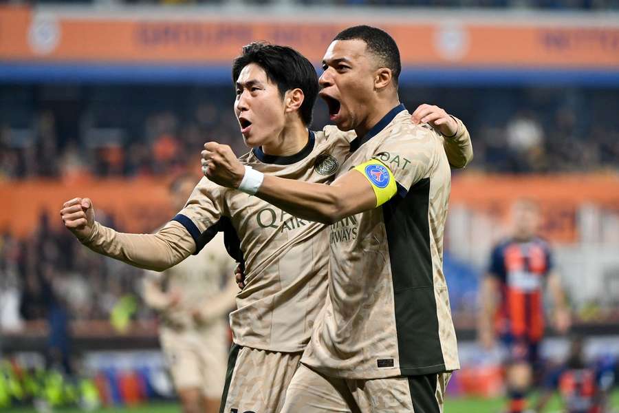 Kylian Mbappe și Lee Kang In sărbătoresc un gol contra celor de la Montpellier
