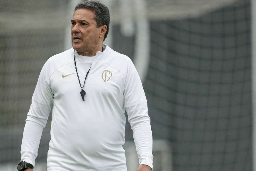 Luxemburgo está balançando no cargo de treinador do Corinthians