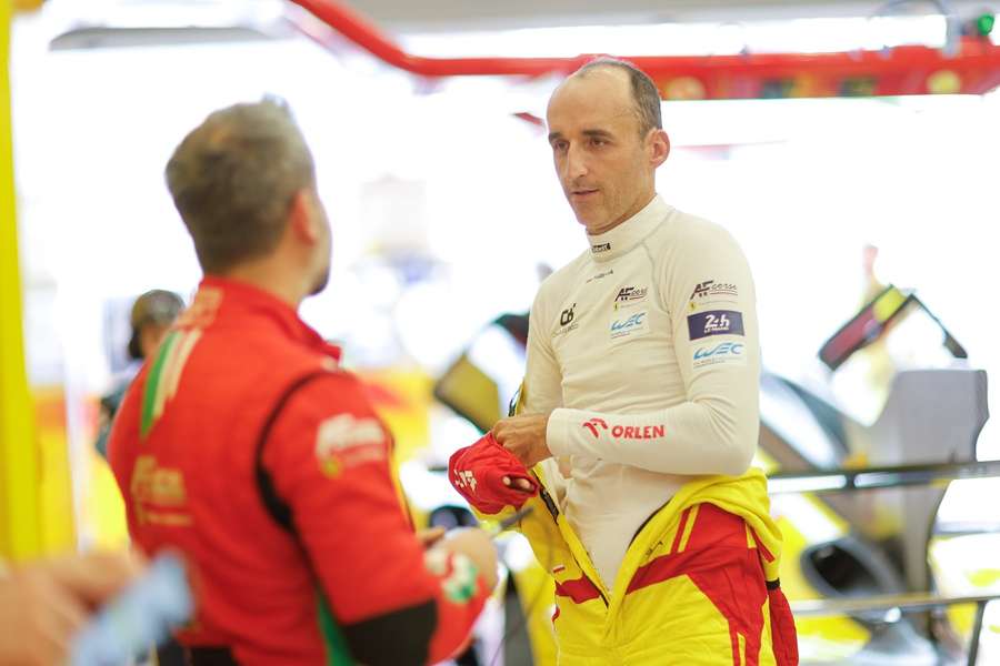 W Bahrajnie zespół Roberta Kubicy powalczy o tytuł FIA WEC 2025 W Bahrajnie zespół Roberta Kubicy powalczy o tytuł FIA WEC 2025