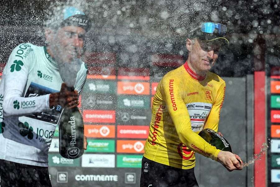 Colin Stüssi festeja vitória na Volta a Portugal