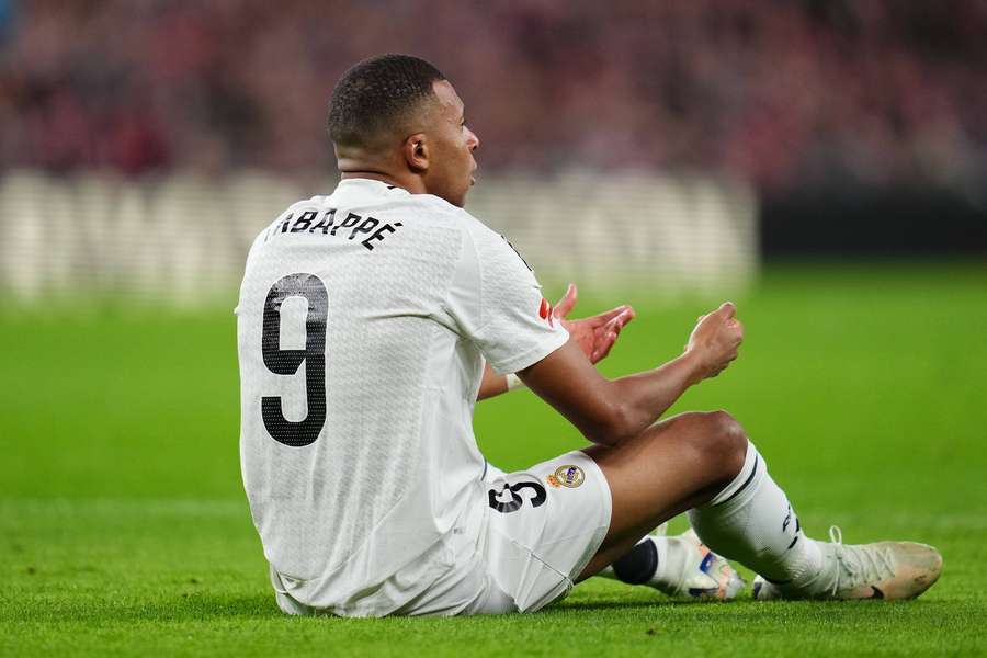Mbappe, dezolat după penalty-ul ratat