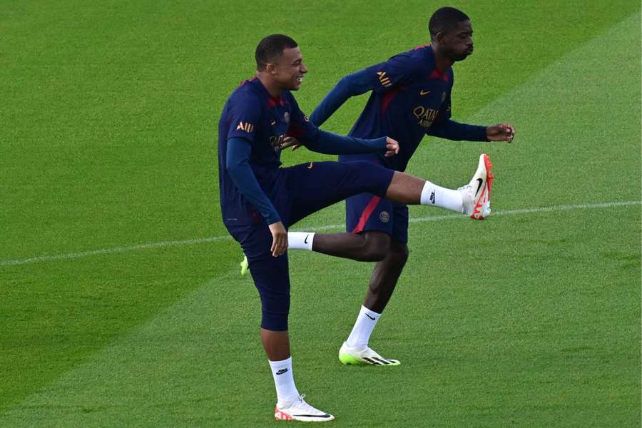 Mbappé, junto a Dembélé, ya reintegrado al grupo de entrenamiento.