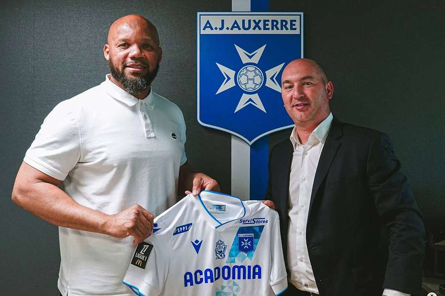 Boumsong regressa ao Auxerre