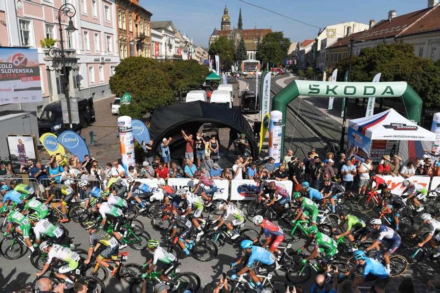 Okolo Slovenska odštartuje v Košiciach. Okolo Slovenska odštartuje v Košiciach.