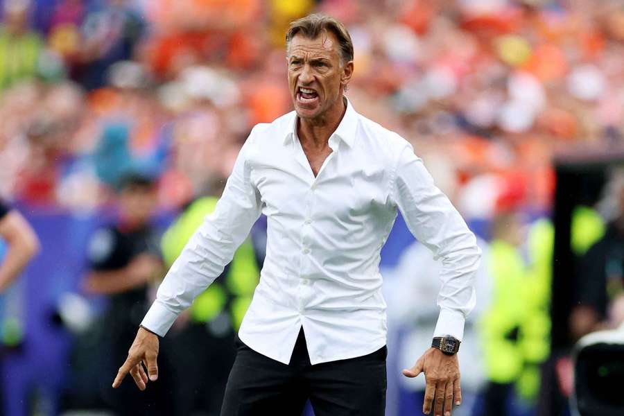 Hervé Renard quitte son poste de sélectionneur de la Tunisie après seulement deux matches Hervé Renard quitte son poste de sélectionneur de la Tunisie après seulement deux matches