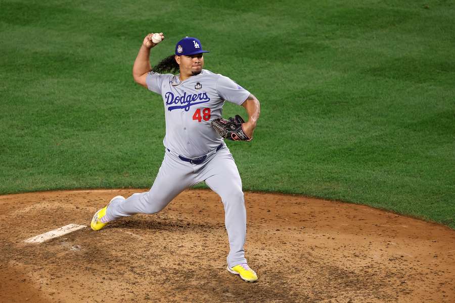 Dodgers' Graterol to miss the first half of 2025 season as pitcher goes through surgery