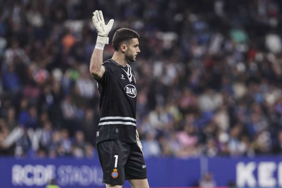 Joan García, en el centro de la polémica por su inminente fichaje por el Barça