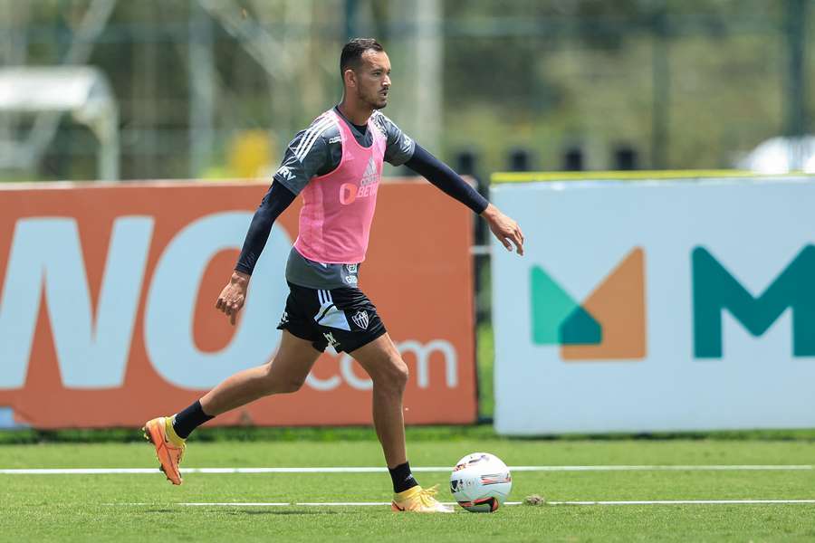 Réver não deve começar a temporada como titular absoluto no Galo